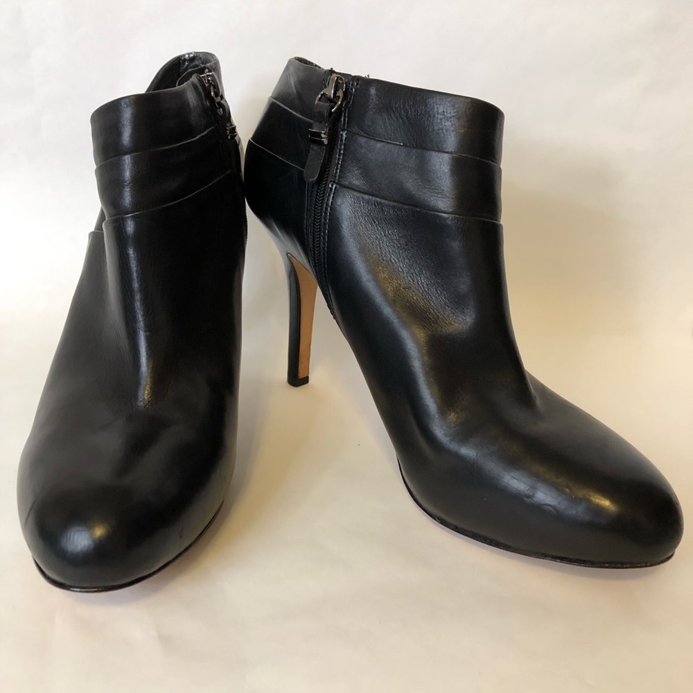 Via Spiga black leather heeled booties